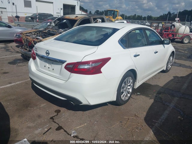 Nissan Altima 2.5 S 2018 1N4AL3AP4JC291004 Image 4