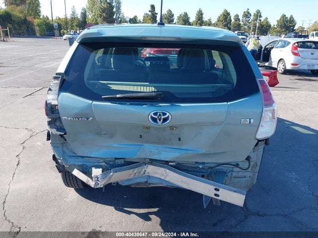 Toyota Prius V Four 2016 JTDZN3EU9GJ047165 Image 17