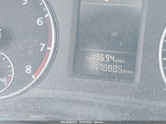 1VWAT7A33FC032779 Volkswagen Passat 1.8t Wolfsburg Edition