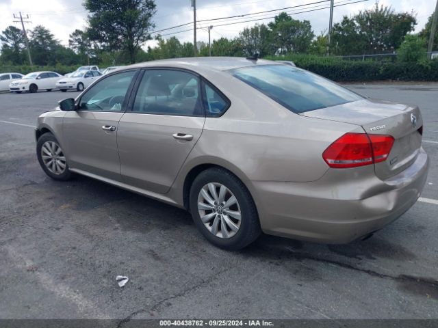 1VWAT7A33FC032779 Volkswagen Passat 1.8t Wolfsburg Edition