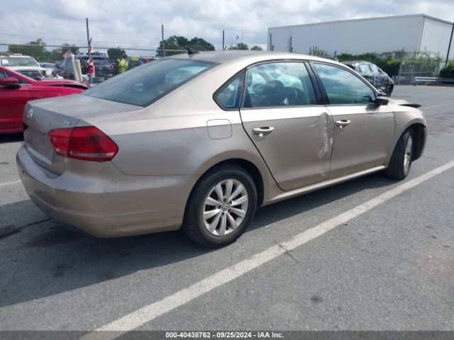1VWAT7A33FC032779 Volkswagen Passat 1.8t Wolfsburg Edition