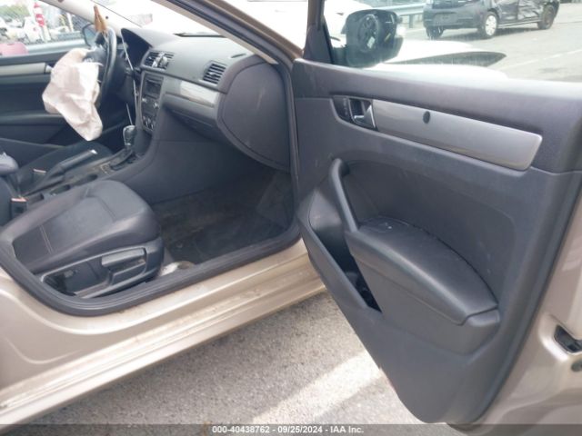 1VWAT7A33FC032779 Volkswagen Passat 1.8t Wolfsburg Edition