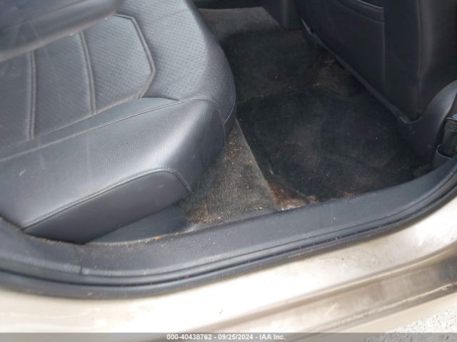 1VWAT7A33FC032779 Volkswagen Passat 1.8t Wolfsburg Edition