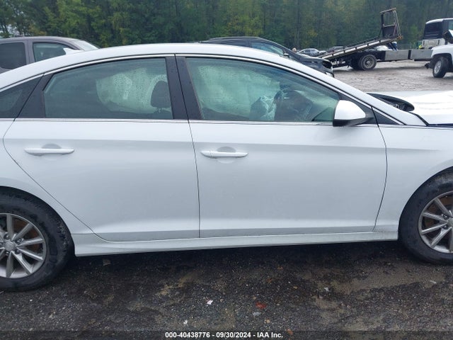 Hyundai SONATA SE 2018 5NPE24AF0JH602945 Image 14