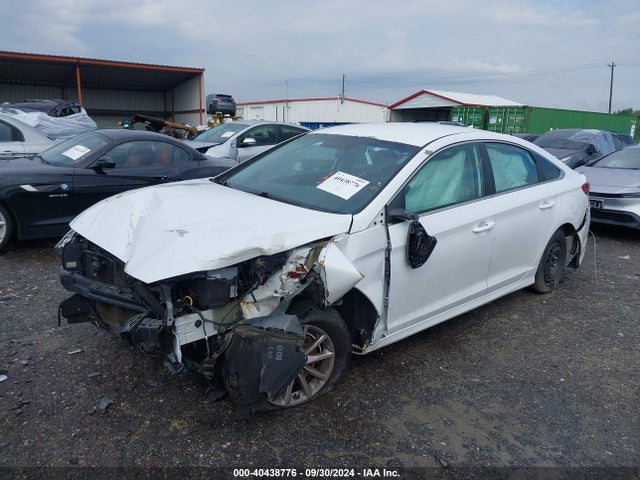 Hyundai SONATA SE 2018 5NPE24AF0JH602945 Image 2