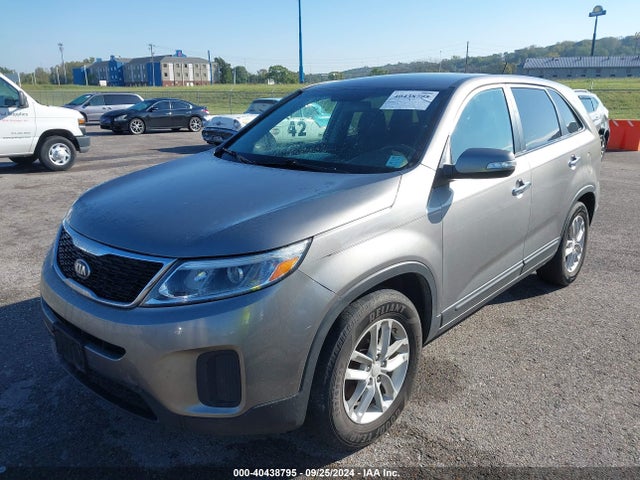 KIA SORENTO LX 2014 5XYKT3A65EG480378 Image 2