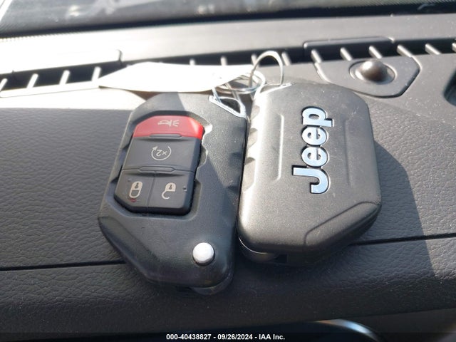 1C4HJXDN9LW343843 Jeep Wrangler Unlimited Sport S 4x4