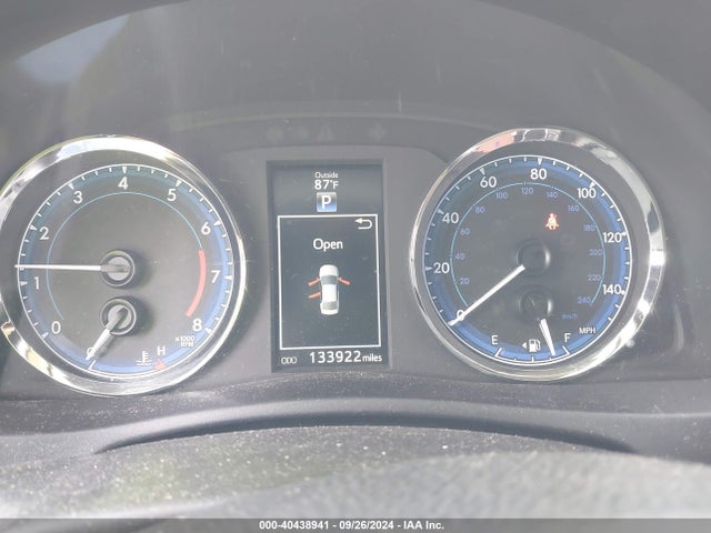 Toyota COROLLA SE 2017 5YFBURHE5HP621351 Image 16