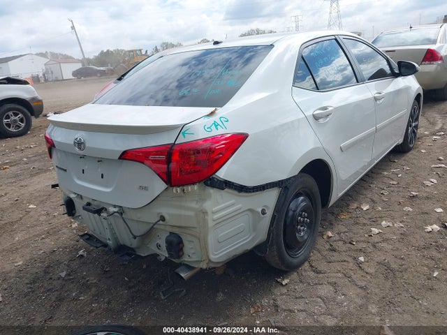 Toyota COROLLA SE 2017 5YFBURHE5HP621351 Image 4