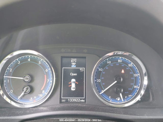 Toyota COROLLA SE 2017 5YFBURHE5HP621351 Image 7