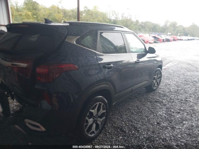 KNDERCAA2N7236880 KIA SELTOS EX