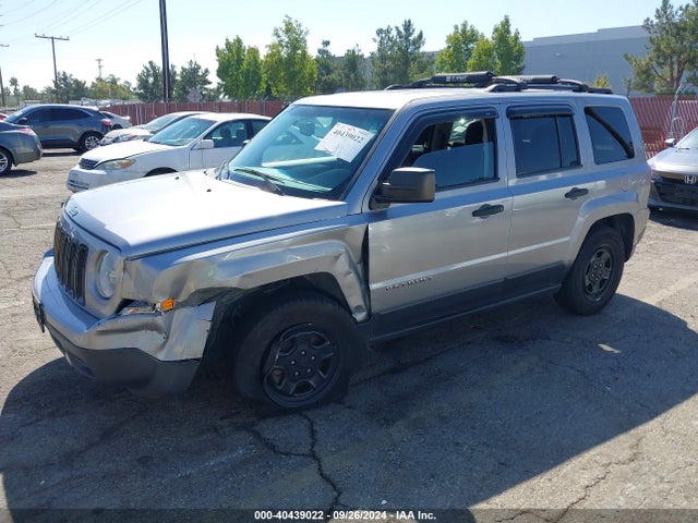 1C4NJPBAXHD137582 Jeep Patriot Sport Fwd