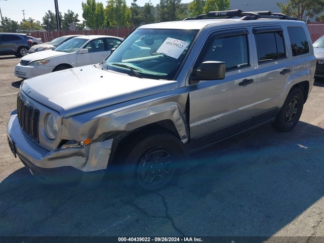 1C4NJPBAXHD137582 Jeep Patriot Sport Fwd