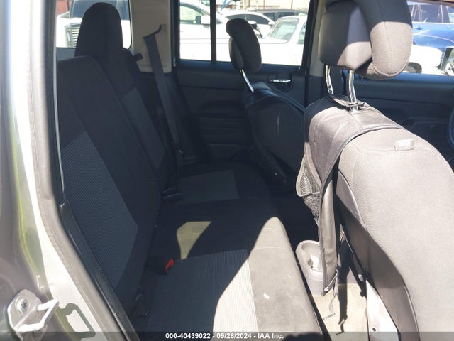 1C4NJPBAXHD137582 Jeep Patriot Sport Fwd