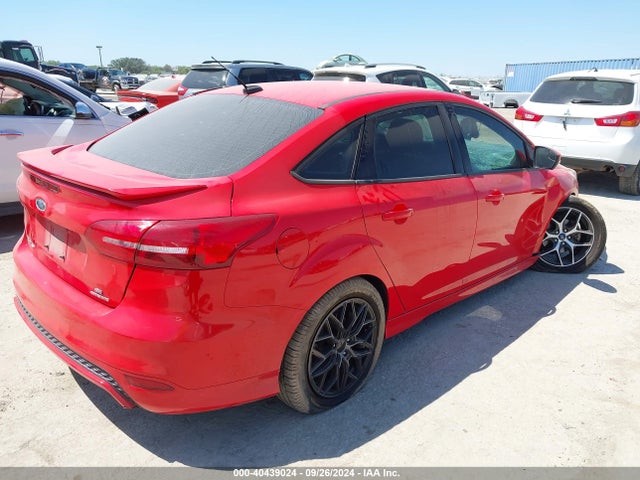 Ford FOCUS SE 2015 1FADP3F20FL334033 Image 4