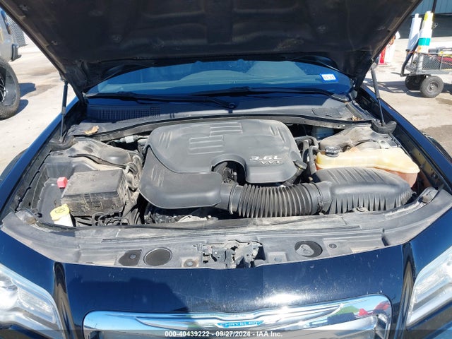 Chrysler 300C 2014 2C3CCAEG3EH355154 Image 10