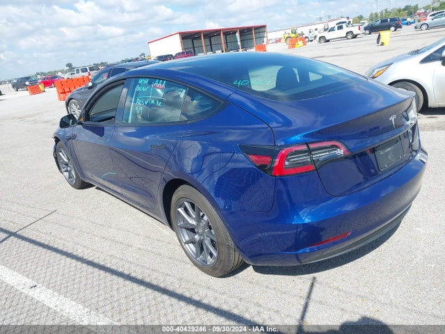 2022 TESLA MODEL 3 5YJ3E1EB8NF233583 Photo 2