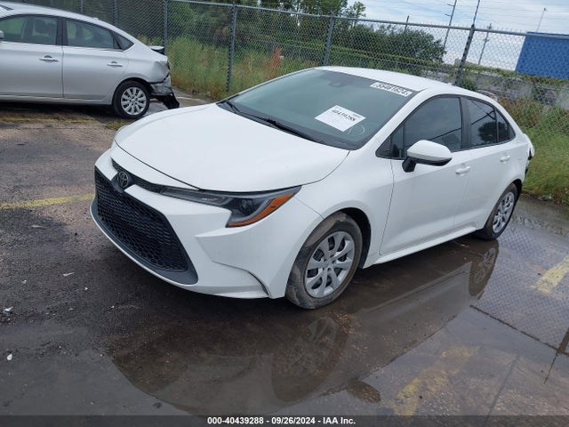 Toyota COROLLA LE 2022 5YFEPMAE4NP281297 Image 2