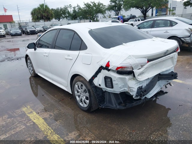 Toyota COROLLA LE 2022 5YFEPMAE4NP281297 Image 3