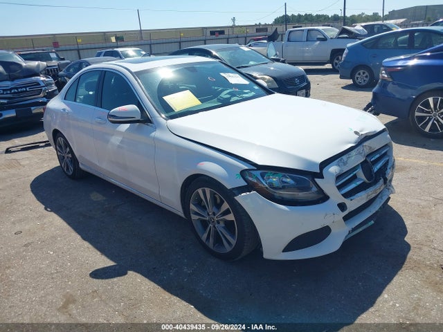 2018 55SWF4JB8JU248983 main image