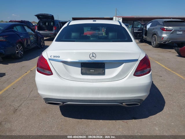 Mercedes-Benz C 300 2018 55SWF4JB8JU248983 Image 16