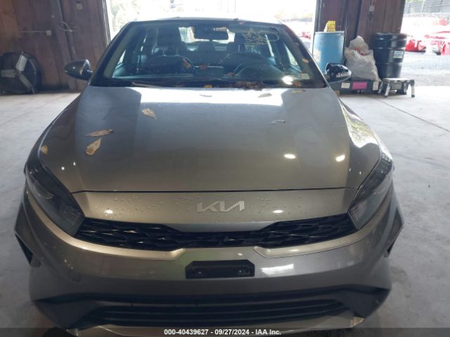 3KPF24ADXPE530121 KIA Forte Lxs