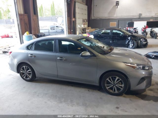 3KPF24ADXPE530121 KIA Forte Lxs