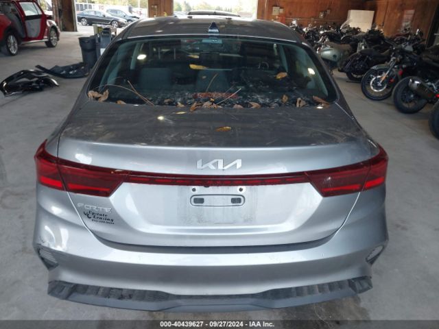 3KPF24ADXPE530121 KIA Forte Lxs