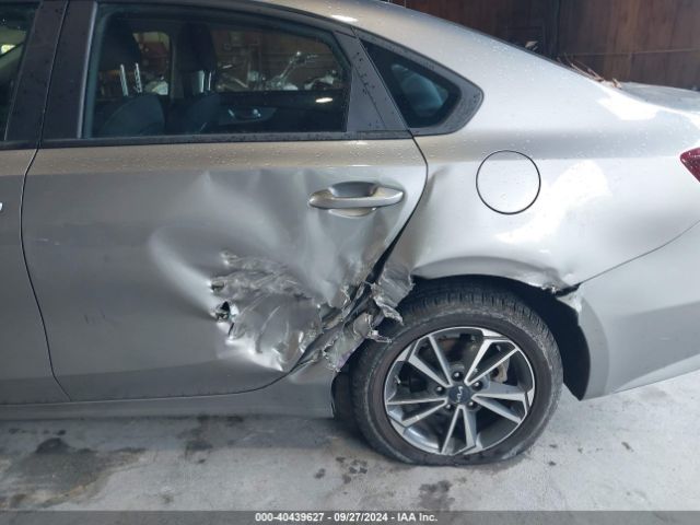 3KPF24ADXPE530121 KIA Forte Lxs