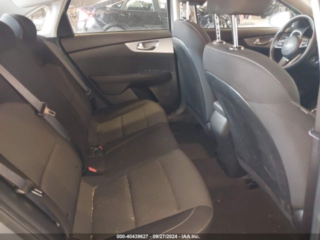 3KPF24ADXPE530121 KIA Forte Lxs