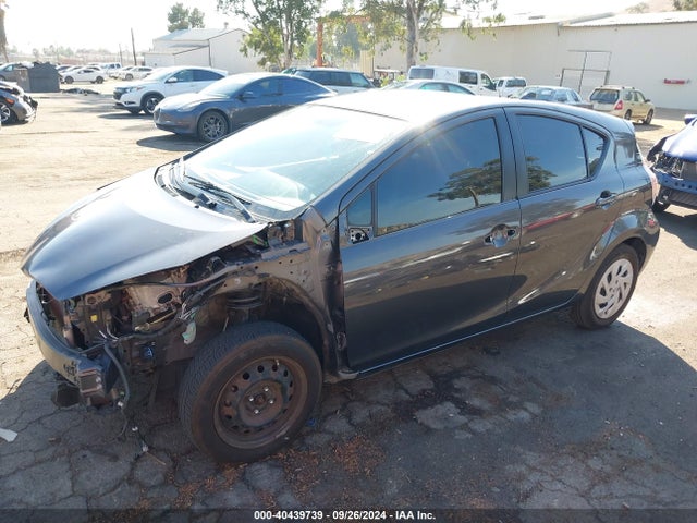 JTDKDTB38G1124558 Toyota Prius C Two