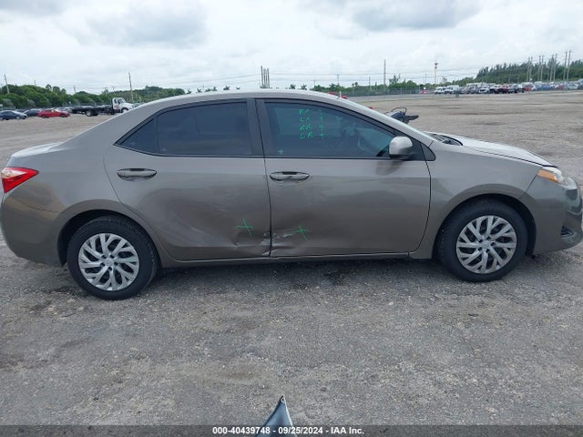 Toyota COROLLA LE 2017 5YFBURHE1HP681613 Image 13