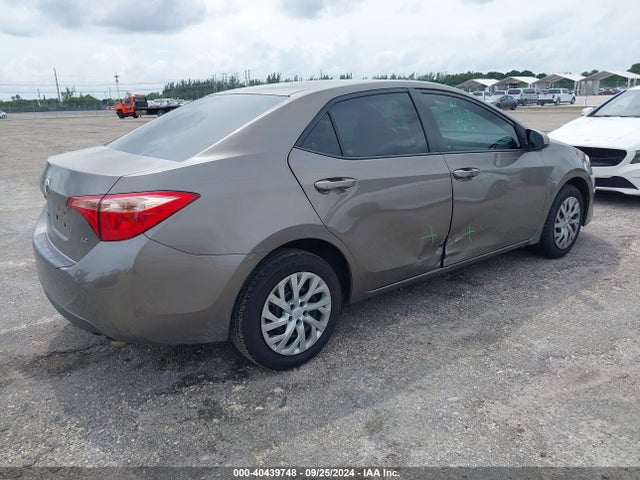Toyota COROLLA LE 2017 5YFBURHE1HP681613 Image 4