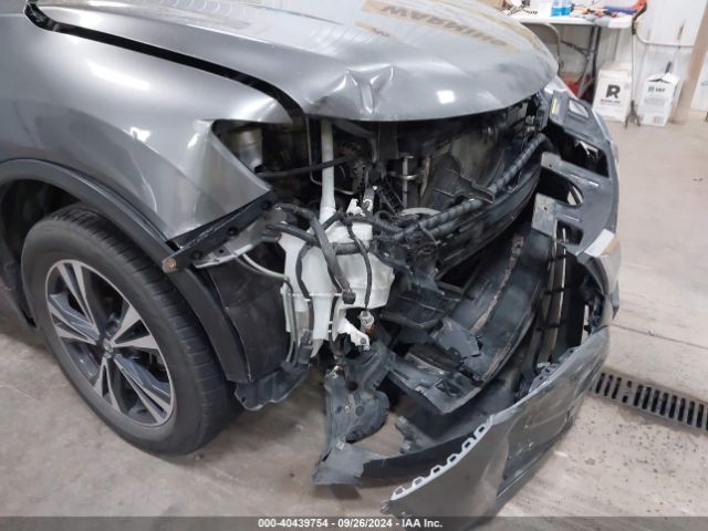 JN8AT2MV5HW015457 Nissan Rogue Sl