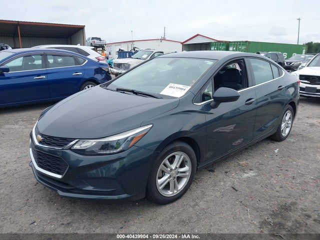 Chevrolet Cruze Lt Auto 2018 1G1BE5SM3J7220712 Image 2
