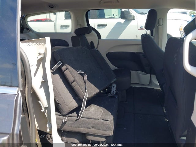 2C4RC1CG2NR208486 Chrysler Voyager Lx