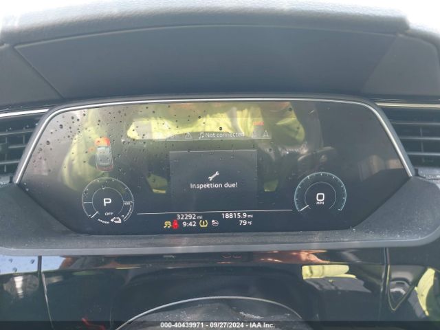 WA1LAAGE9KB021285 Audi E-tron Premium Plus
