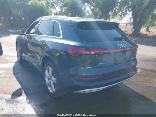 WA1LAAGE9KB021285 Audi E-tron Premium Plus
