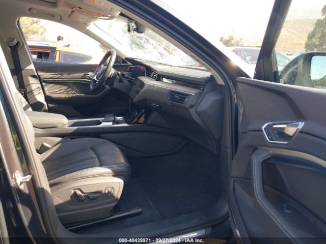 WA1LAAGE9KB021285 Audi E-tron Premium Plus