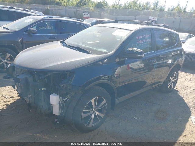 Toyota Rav4 Xle 2017 JTMRFREV1HD202977 Image 2