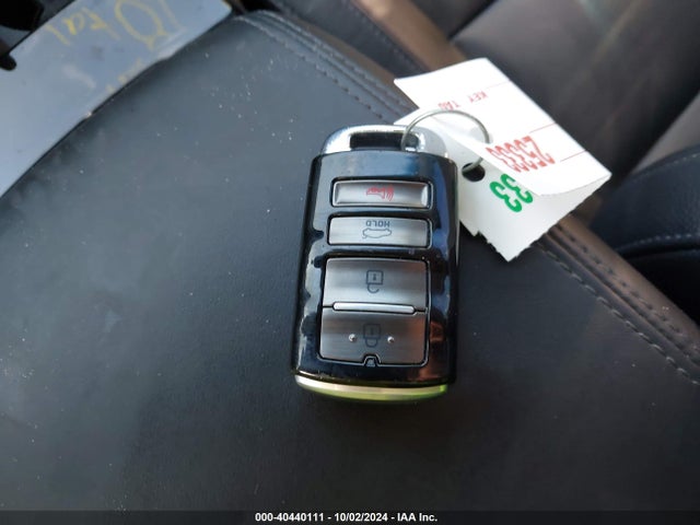 KNALC4J17K5173908 KIA Cadenza Technology