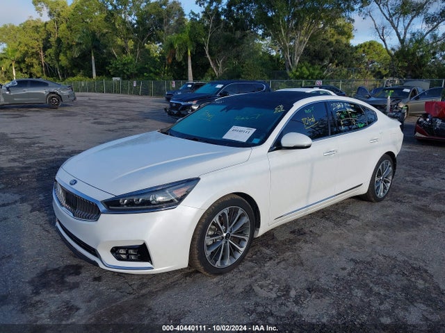 KNALC4J17K5173908 KIA Cadenza Technology