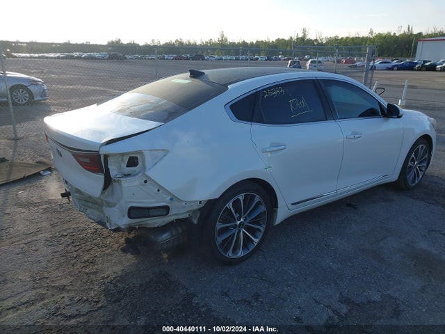 KNALC4J17K5173908 KIA Cadenza Technology