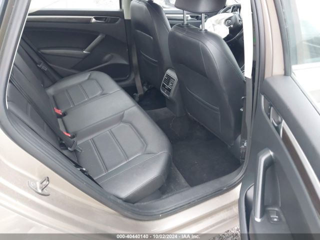 1VWBT7A31GC044645 Volkswagen Passat 1.8t Se