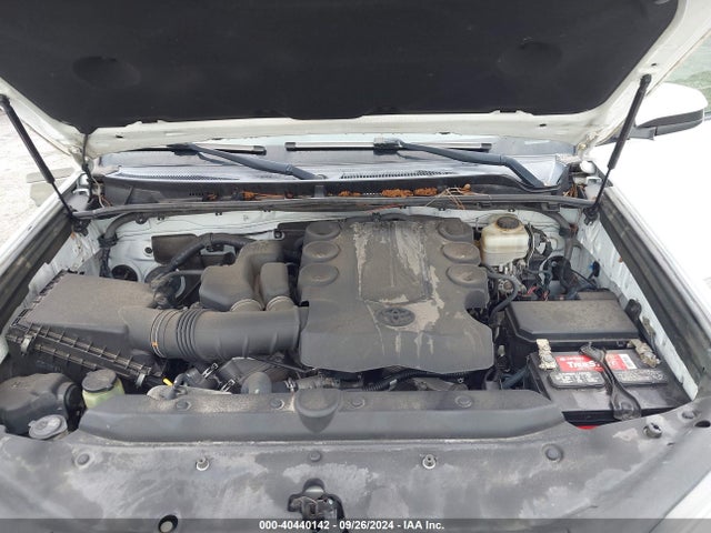 Toyota 4RUNNER SR5 2015 JTEZU5JRXF5089654 Image 10