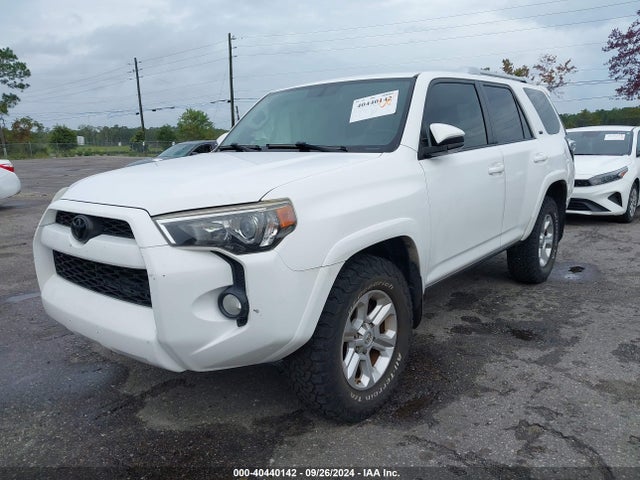 Toyota 4RUNNER SR5 2015 JTEZU5JRXF5089654 Image 2
