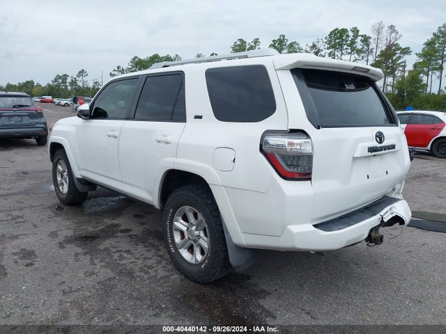 Toyota 4RUNNER SR5 2015 JTEZU5JRXF5089654 Image 3