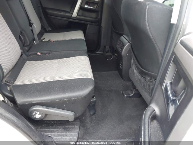 Toyota 4RUNNER SR5 2015 JTEZU5JRXF5089654 Image 8