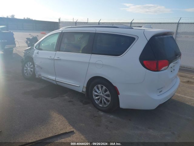 2018 CHRYSLER PACIFICA 2C4RC1EGXJR315731 Photo 2