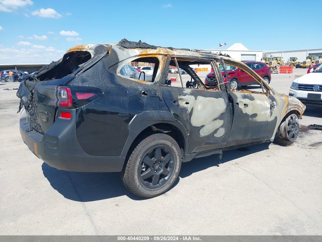 4S4BTGUD9R3196646 Subaru Outback Wilderness